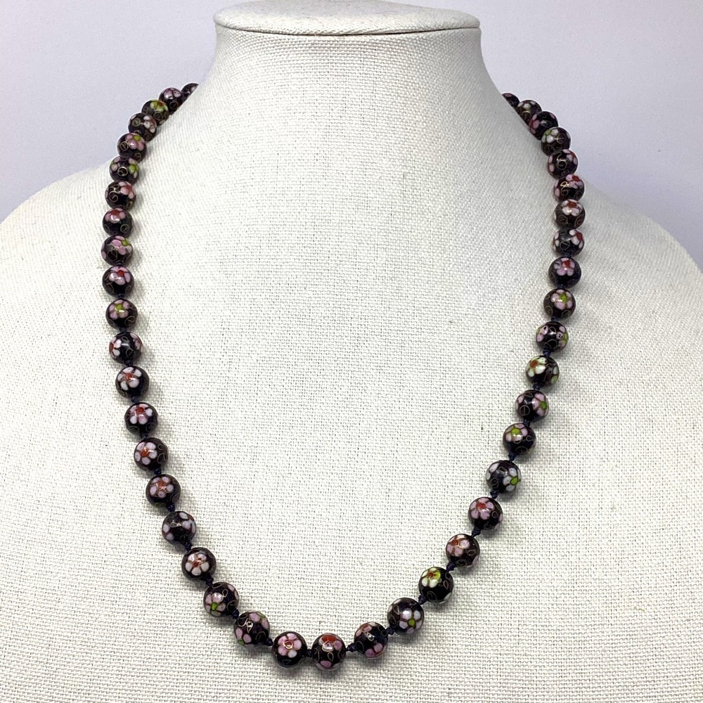 Vintage Chinese cloisonné hand knotted necklace